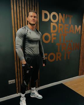 Lộ hình ảnh mới nhất của Loris Karius 1