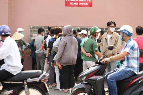 Người hâm mộ háo hức mua vé xem HAGL đá AFC Champions League 2 Người hâm mộ háo hức mua vé xem HAGL đá AFC Champions League 2