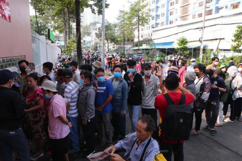 Người hâm mộ háo hức mua vé xem HAGL đá AFC Champions League 3 Người hâm mộ háo hức mua vé xem HAGL đá AFC Champions League 3