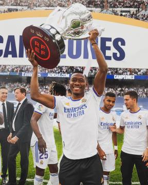 Vô địch La Liga, Alaba lập thành tích cực khủng 1