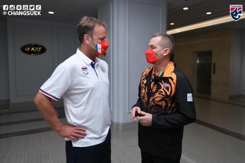 HLV Polking nhận thêm nhiệm vụ mới 