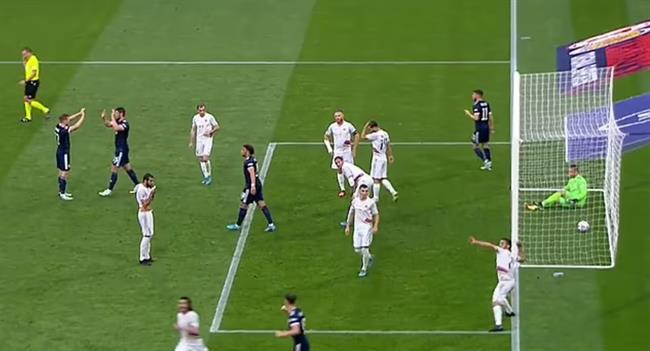 Cầu thủ Armenia thoát thẻ đỏ khó tin ở Nations League 1