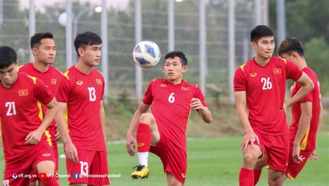 HLV Kim Sang Sik gọi tuyển thủ Việt Nam thứ 4 vào đội hình ASEAN All-Stars đầu MU