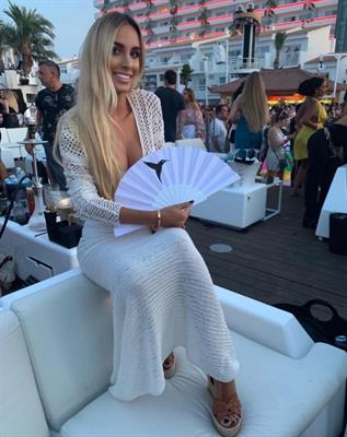 Ngắm nhan sắc bạn gái Darwin Nunez 7