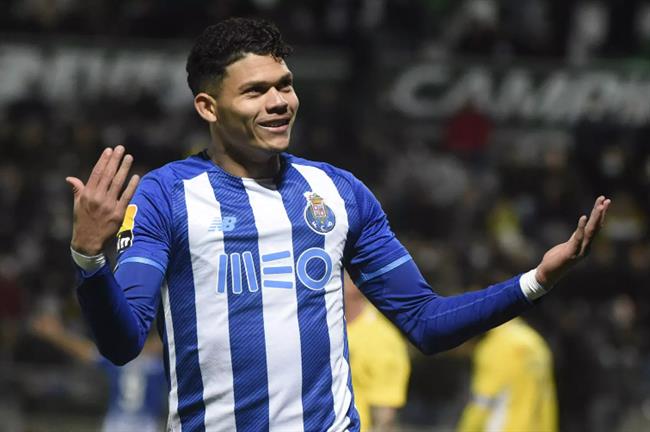 Sau Liverpool và Arsenal, tới lượt MU “rút ruột” Porto