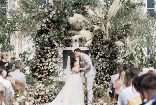 Maguire tổ chức đám cưới Maguire to chuc dam cuoi