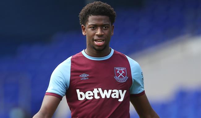 Tiểu sử trung vệ Aji Alese