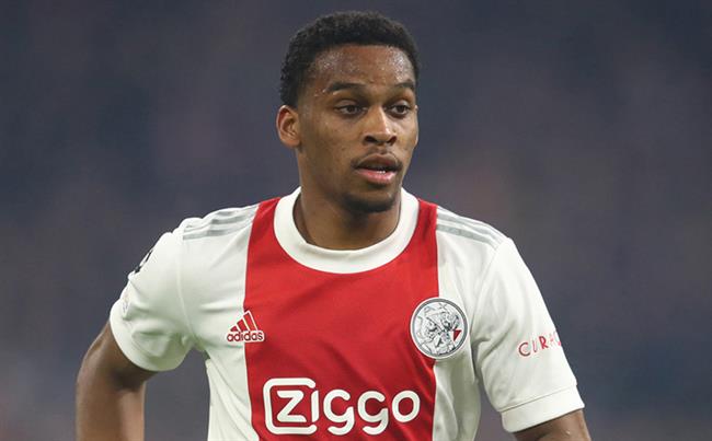 Không có chuyện Louis van Gaal ngăn cản Timber tới MU