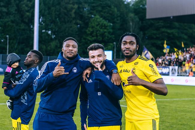 Đồng đội tương lai của Quang Hải nhận mức lương bao nhiêu?