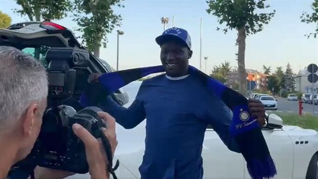 Romelu Lukaku rạng rỡ trong ngày trở lại Italia 2 Romelu Lukaku rạng rỡ trong ngày trở lại Italia 2