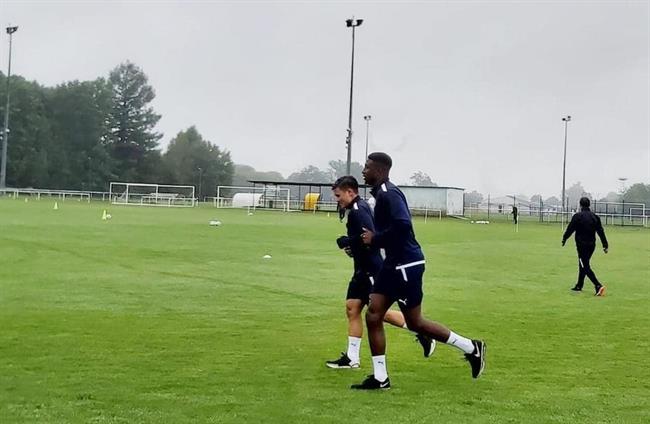 Quang Hải ra sân tập buổi đầu tiên tại Pau FC