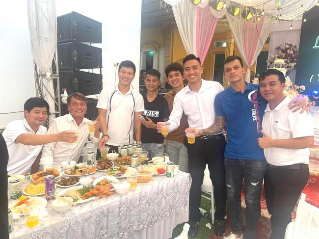 Dàn sao HAGL diện đồ bao ngầu, dự đám cưới thủ môn Văn Trường 6