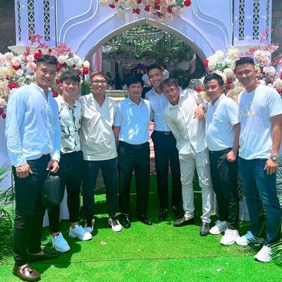 Dàn sao HAGL diện đồ bao ngầu, dự đám cưới thủ môn Văn Trường 4