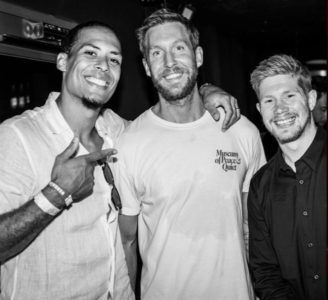 Virgil van Dijk và Kevin de Bruyne thân mật ở Tây Ban Nha 1