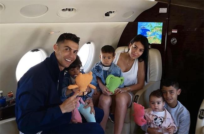 Ronaldo đang rao bán chiếc máy bay riêng Ronaldo dang rao ban chiec may bay rieng