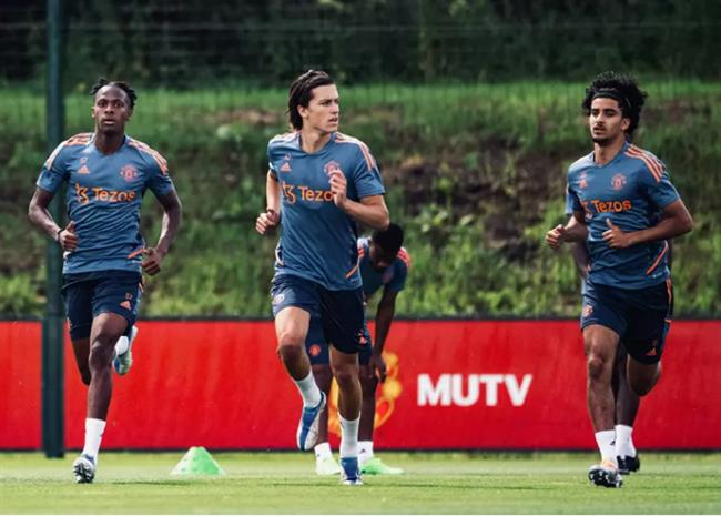 Ten Hag danh gia cao Zidane Iqbal Ganarcho va Hannibal Mejbri