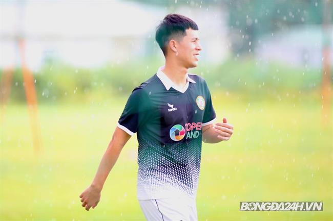 HLV CLB Bình Định chia sẻ lí do để Đình Trọng ngồi ngoài