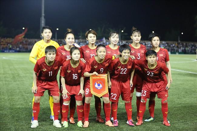 Bỏ lỡ nhiều cơ hội, nữ Việt Nam chỉ thắng nhẹ Campuchia