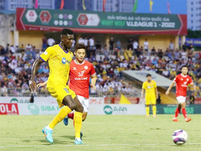 Video: SLNA ghi hai bàn trong 5 phút vào lưới CLB TP.HCM