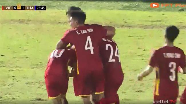 VIDEO: Khuất Văn Khang ghi bàn bằng vàng cho U19 Việt Nam