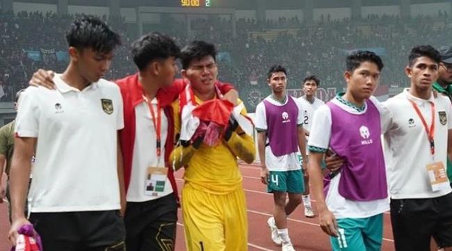 Chủ nhà U20 World Cup khóc tức tưởi khi bị loại đầy cay đắng từ vòng bảng 6