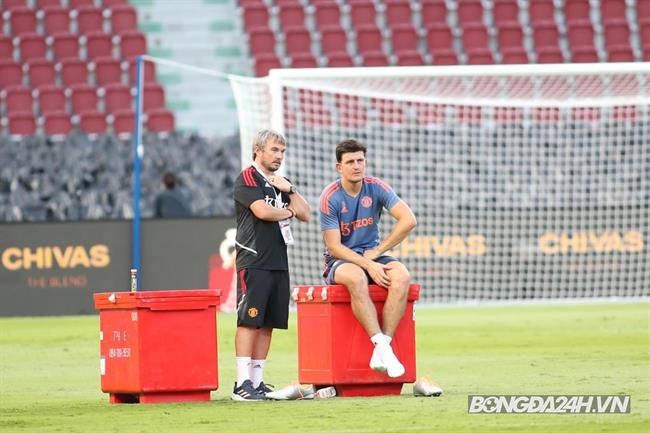 Neville bênh vực Maguire trước chỉ trích từ CĐV 1