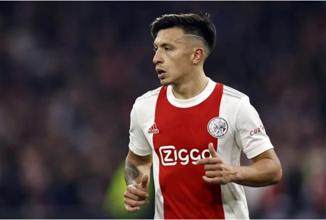 Arsenal tu bo theo duoi Lisandro Martinez