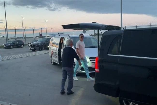 NHM so sánh hành động của Lewandowski với Ronaldo 1