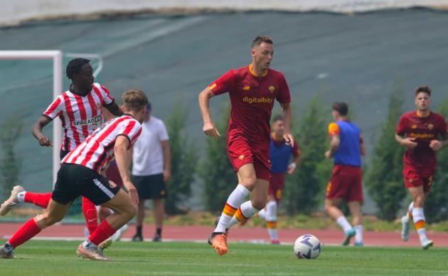 Nemanja Matic ra mat Roma