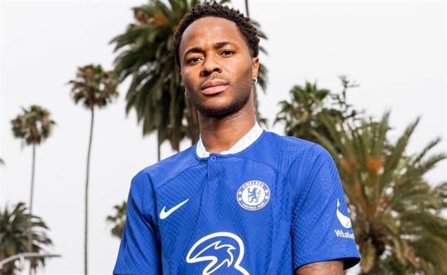 Chelsea chính thức công bố thương vụ Raheem Sterling