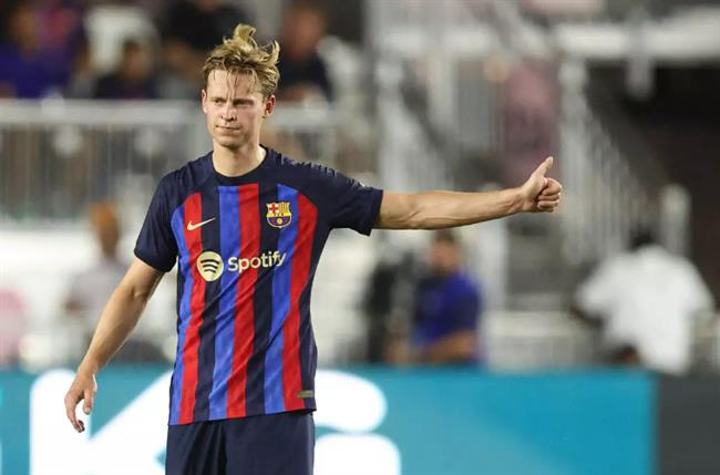 Barca bắt đầu hết kiên nhẫn với de Jong 1