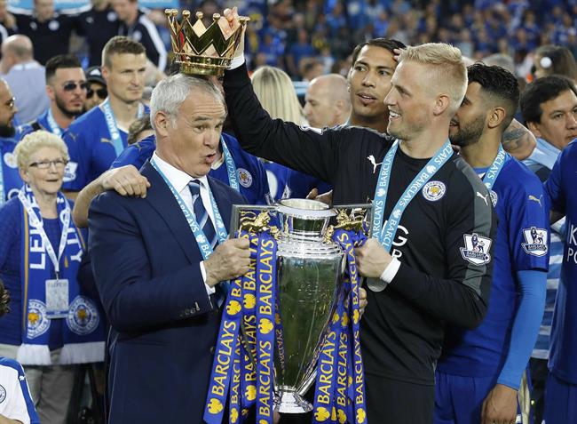 Ranieri bất ngờ khi bị Leicester City sa thải