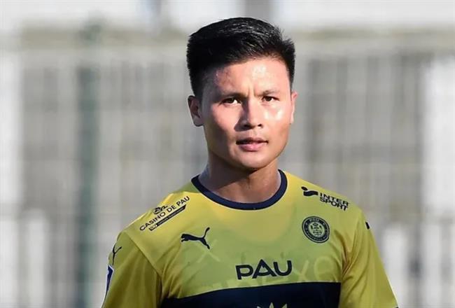 HLV Tholot đề cao Quang Hải sau trận giao hữu cuối cùng của Pau FC