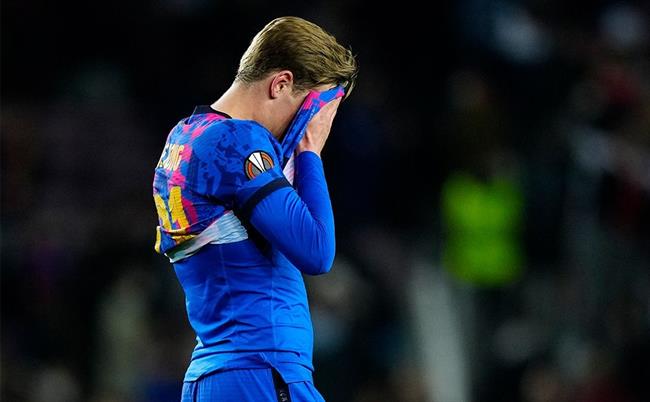 De Jong có xứng đáng để MU phải chờ?