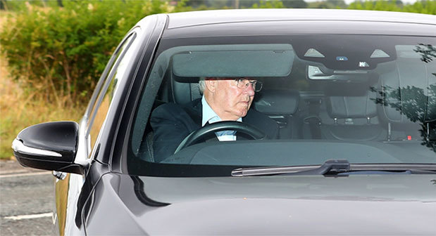 Sir Alex đến Carrington để giải quyết tương lai Ronaldo?