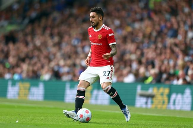 Hậu vệ trái Alex Telles xát muối vào tim CĐV Manchester United