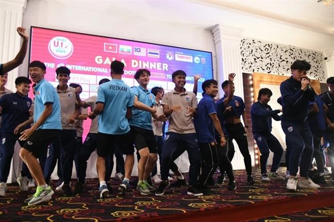U19 Thái Lan quẩy hết nấc trong buổi tiệc với Việt Nam, Malaysia và Myanmar