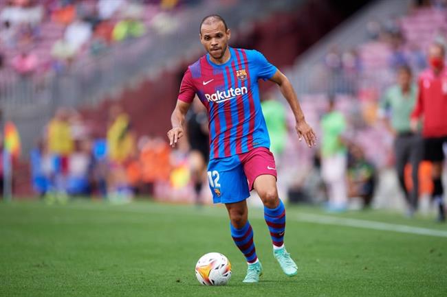 Barca bị tố bắt nạt Braithwaite 1