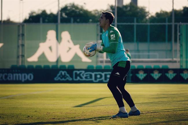 Joel Robles