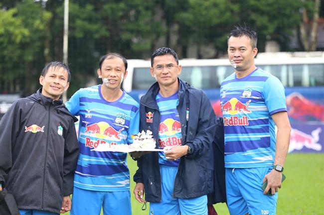 Kiatisuk đón sinh nhật cùng HAGL, hướng đến chiến thắng trước Hà Nội FC 2