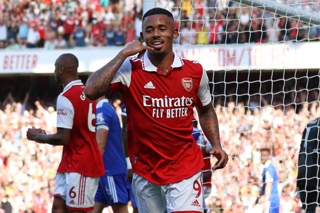  Gabriel Jesus tiep tuc toa sang ruc ro trong mau ao doi bong moi Arsenal o vong 2 Premier League dien ra toi 13/8. anh: Reuters. 