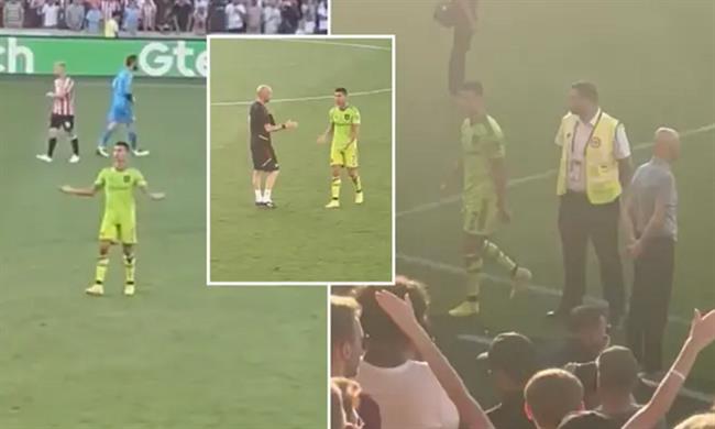 Ronaldo không thèm nhìn mặt Ten Hag sau thảm bại trước Brentford