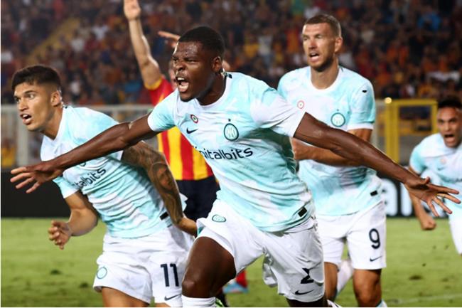 MU muốn chốt nhanh Dumfries MU muon chot nhanh Dumfries