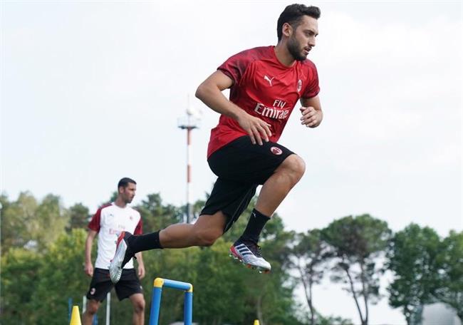 Hakan Calhanoglu