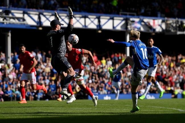 Dean Henderson tiếp tục tỏa sáng Dean Henderson tiep tuc toa sang