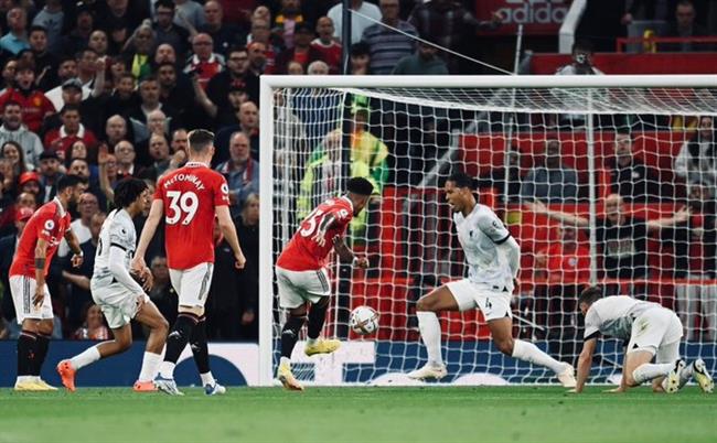 Sancho chia sẻ về khoảnh khắc đánh lừa hàng thủ Liverpool