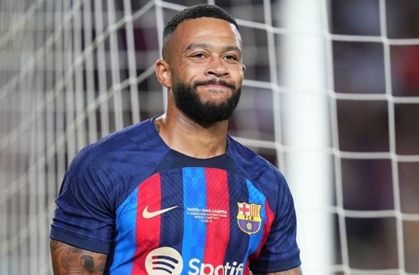 Depay duoc MU quan tam