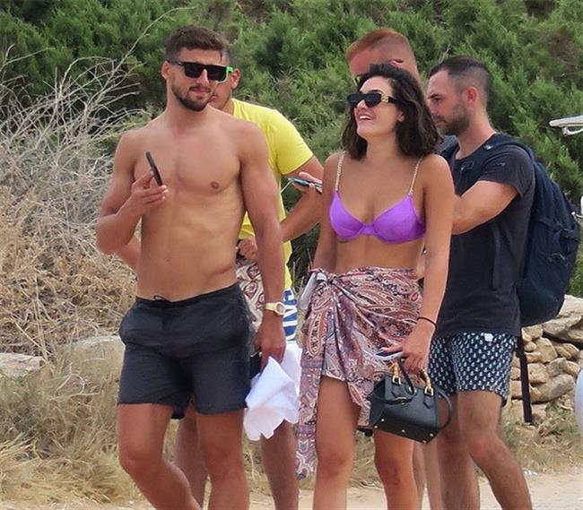 Xác định danh tính bạn gái mới của Ruben Dias