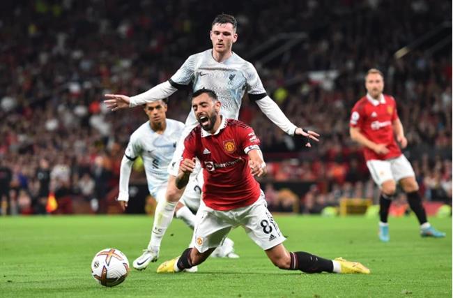 Bruno Fernandes xứng đáng phải nhận thẻ đỏ trước Liverpool