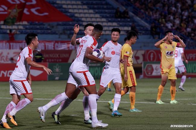 HLV Bae Ji Won hài lòng với màn ngược dòng của cầu thủ Viettel 1